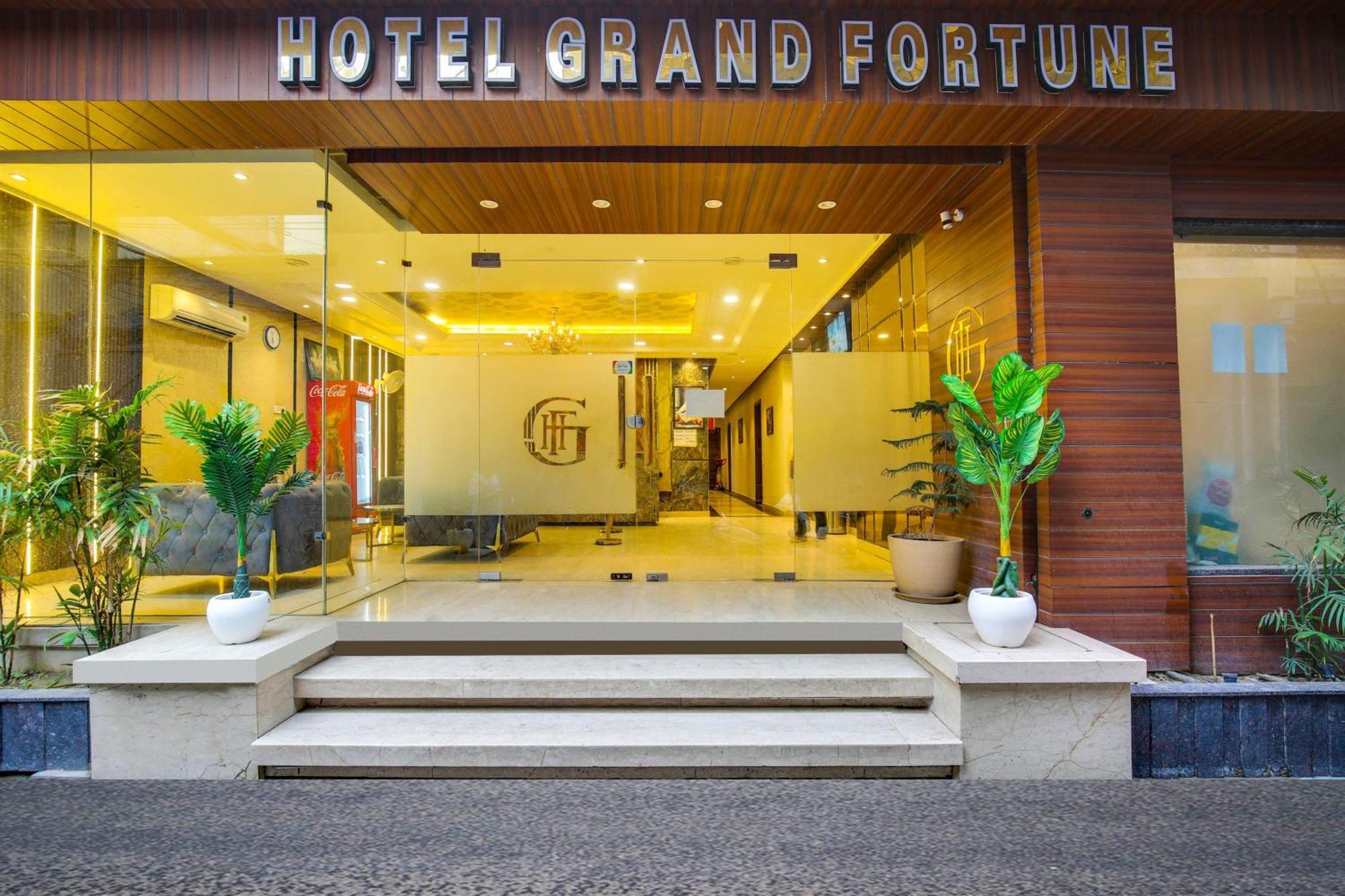 Super Townhouse Grand Fortune Amritsar Exterior photo