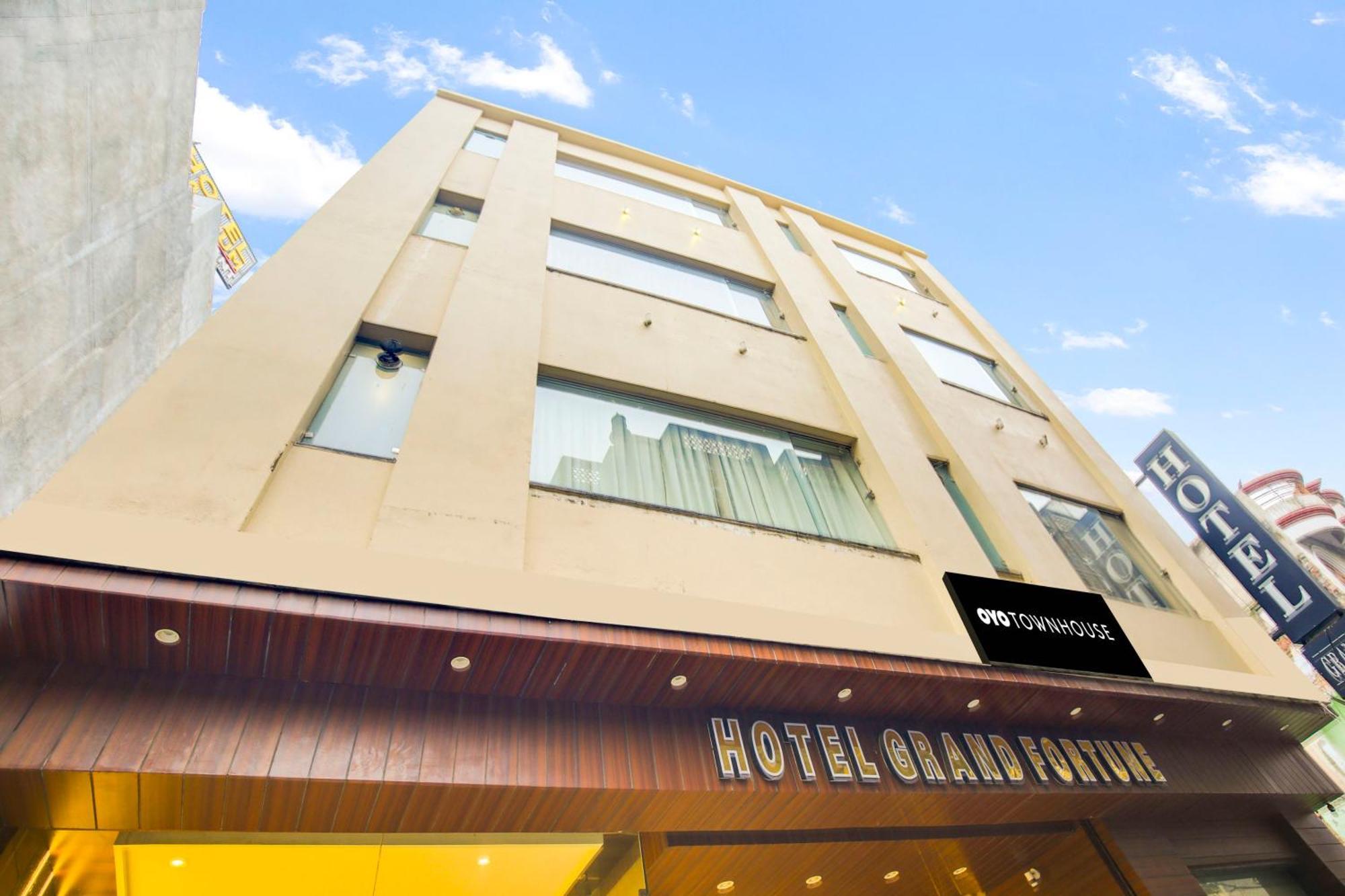 Super Townhouse Grand Fortune Amritsar Exterior photo