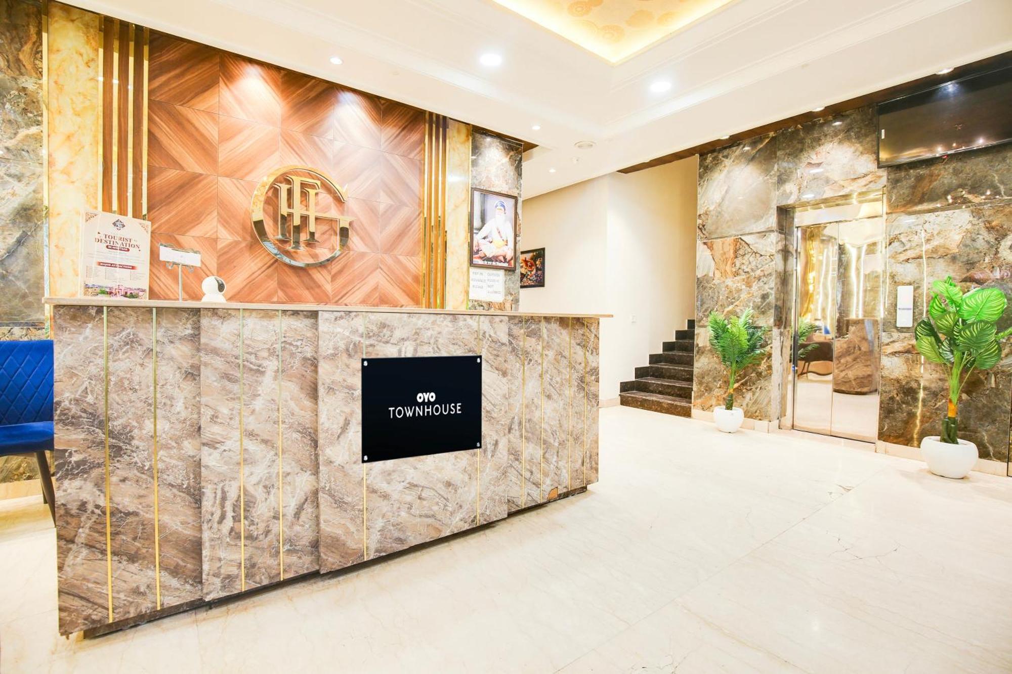 Super Townhouse Grand Fortune Amritsar Exterior photo