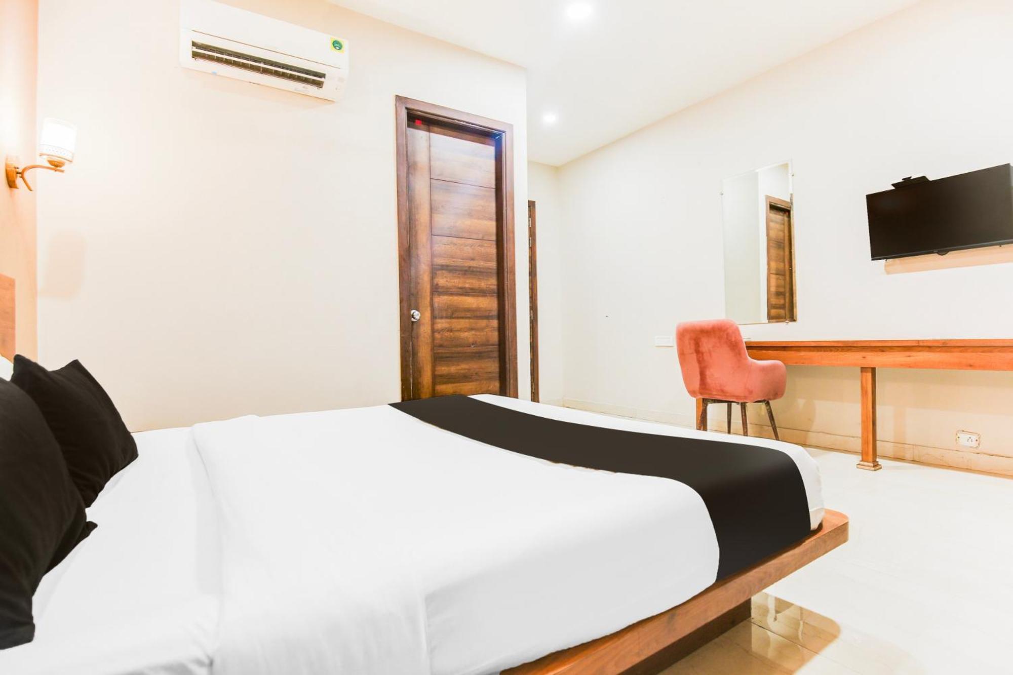 Super Townhouse Grand Fortune Amritsar Exterior photo